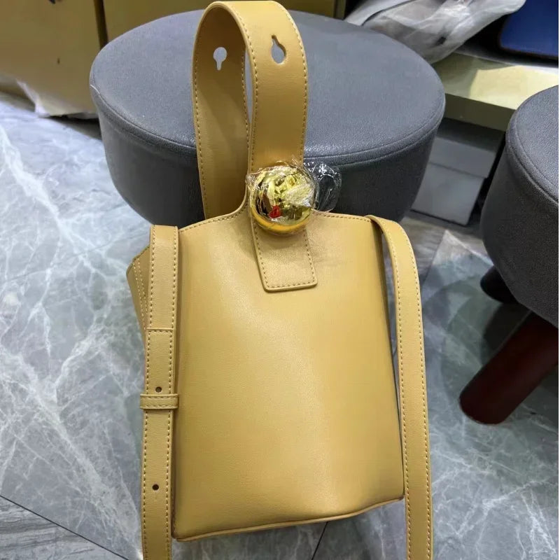 Ladies Large Capacity Leather Casual Shoulder Bag High Quality Bucket Bag Niche Design Lightweight Luxury High Quality
