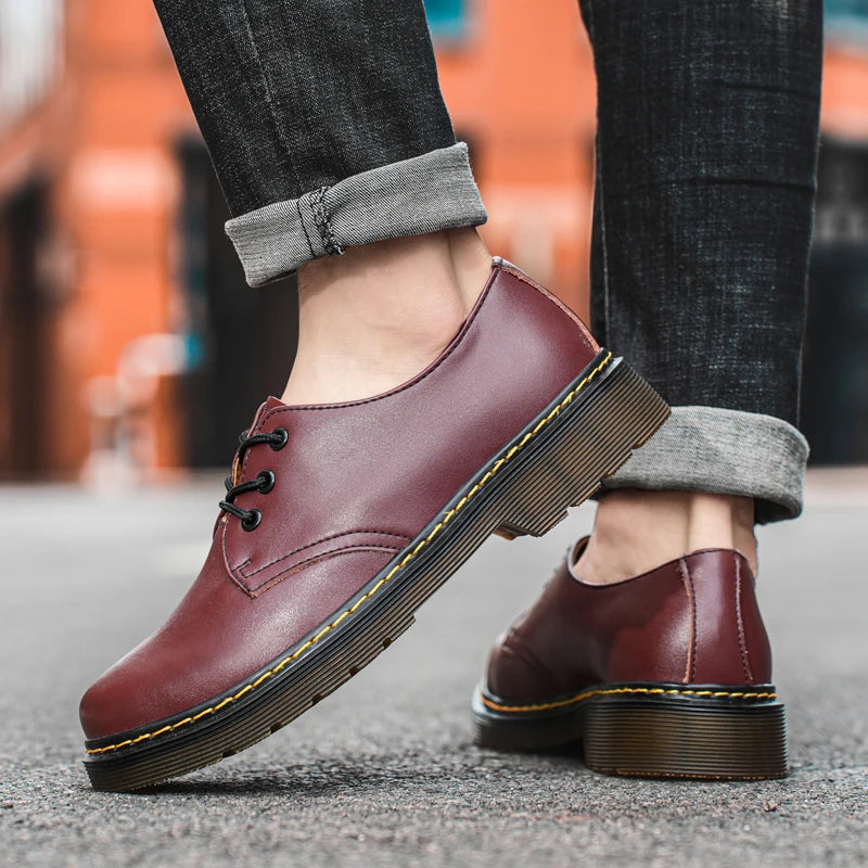 British Style Luxury Outdoor Brand Thick Bottom Oxford Shoes Lace Up Safety Shoes 2024 Fashionable New Couple Style Work Shoes